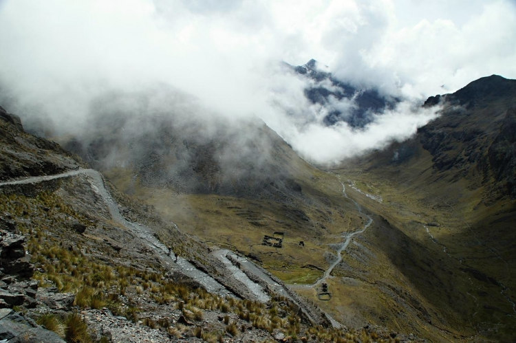pozůstatky inckých staveb na El Choro treku, Bolívie